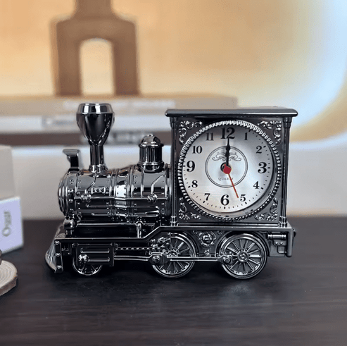 Train-Shaped Clock
